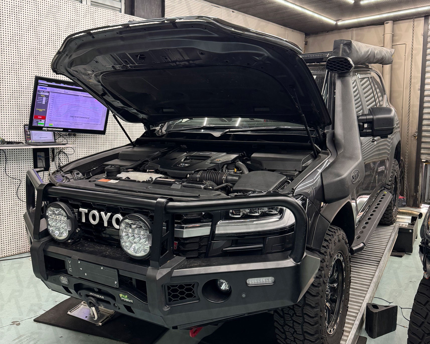 Toyota 300 Series Heat Exchanger / Intercooler