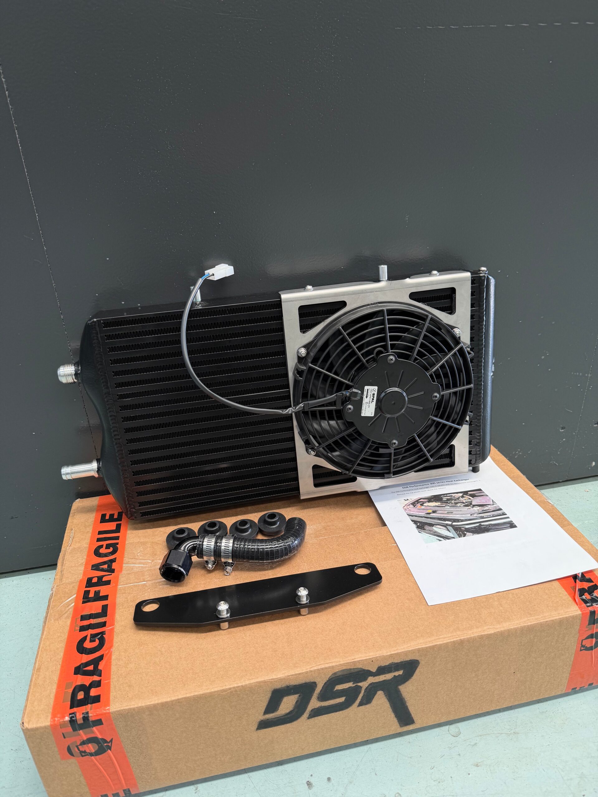 dsr_lc300_heat_exchanger Toyota 300 Series Heat Exchanger / Intercooler
